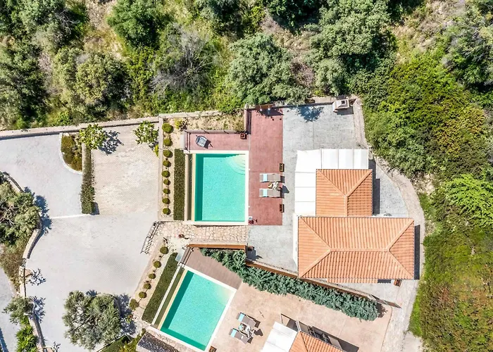فيلة Nefeli Lefkas