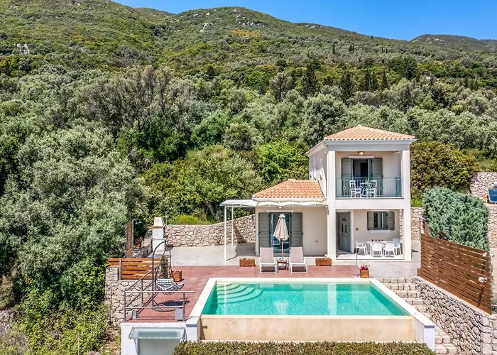 Nefeli Lefkas *