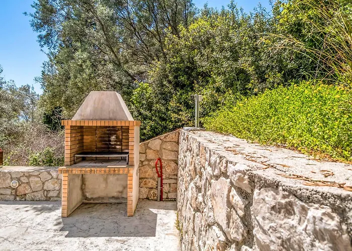 Nefeli Lefkas فيلة Pondi